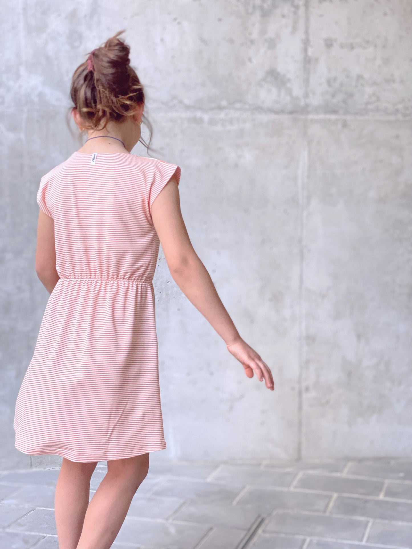 Vestido infantil con goma en la cintura