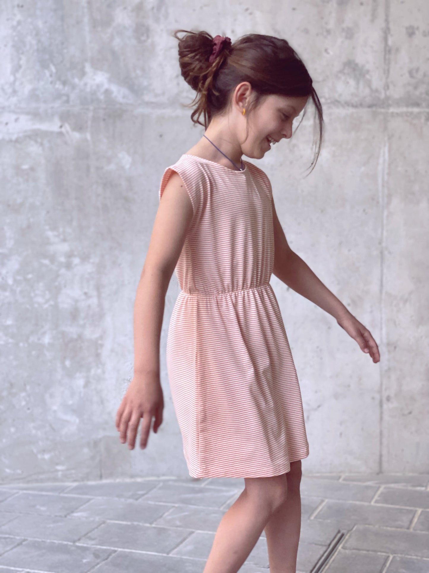 Vestido infantil con goma en la cintura