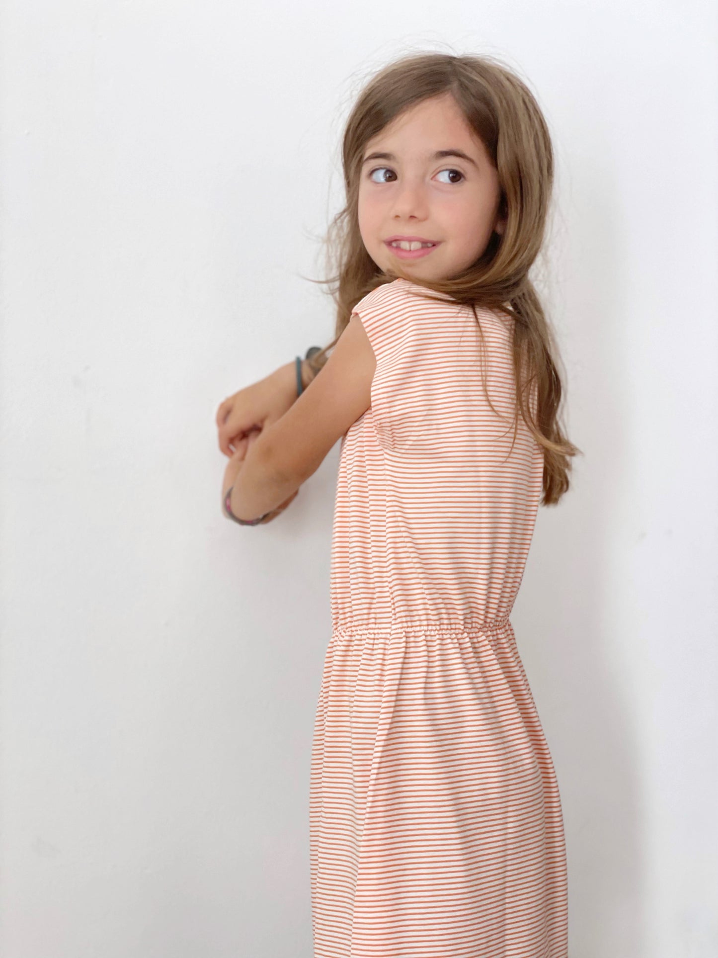 Vestido infantil con goma en la cintura