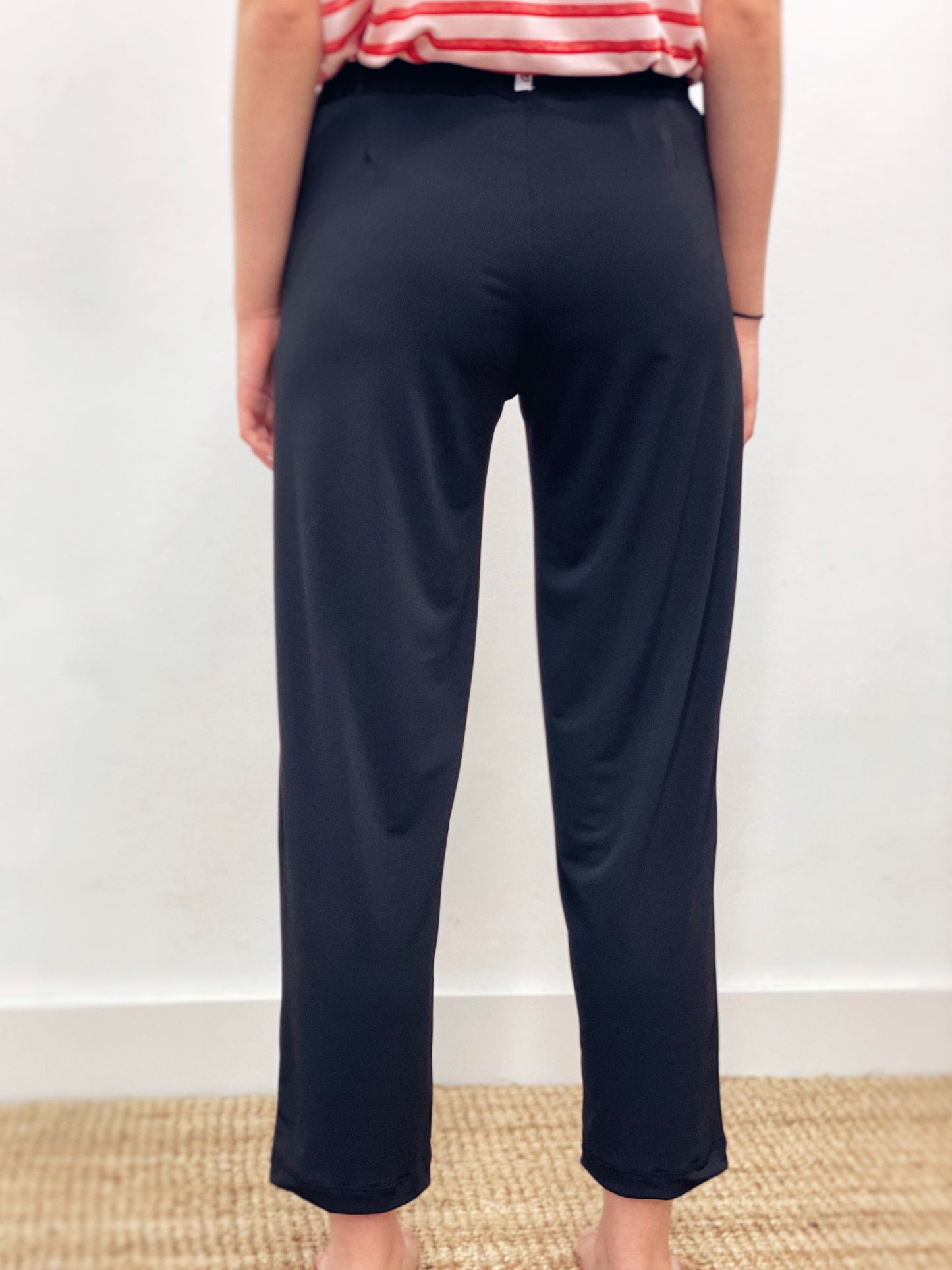 Pantalón recto negro