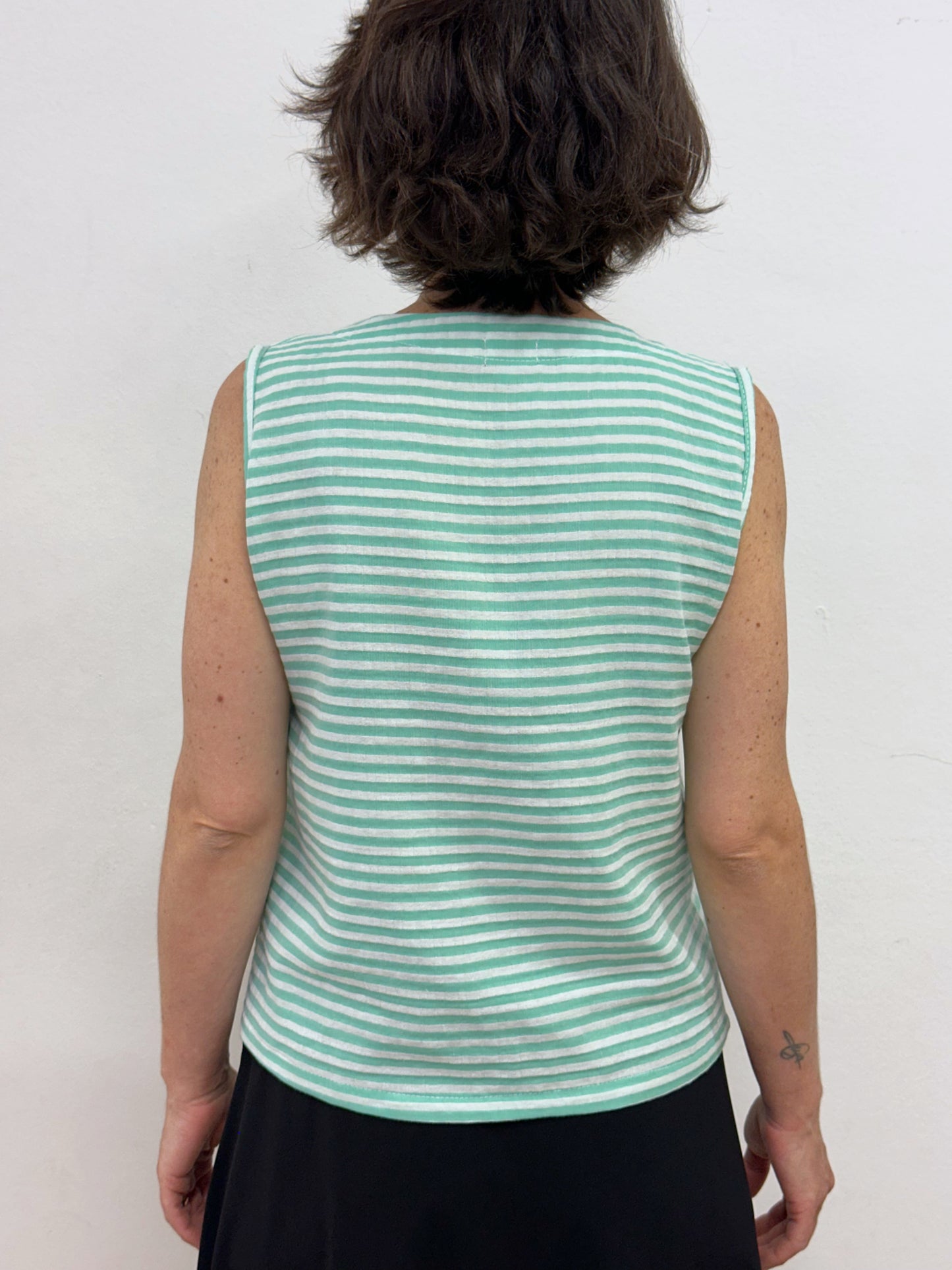 Camisa sense mànigues ratlles verdes