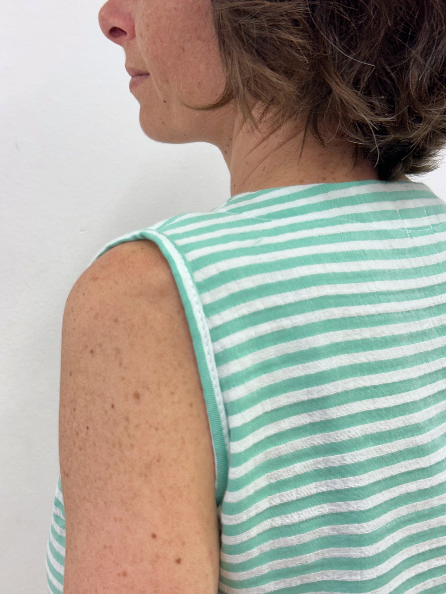 Camisa sense mànigues ratlles verdes