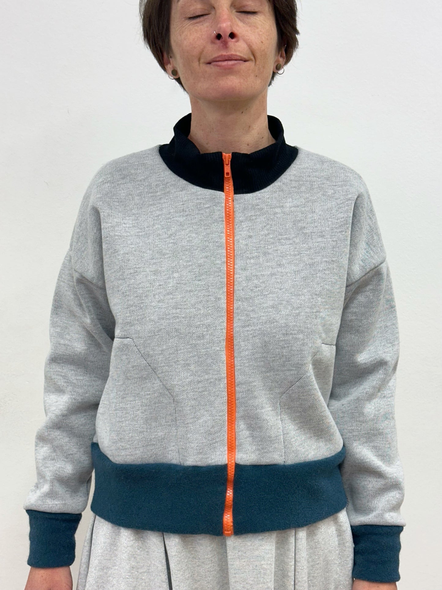 Jaqueta gruixuda grisa