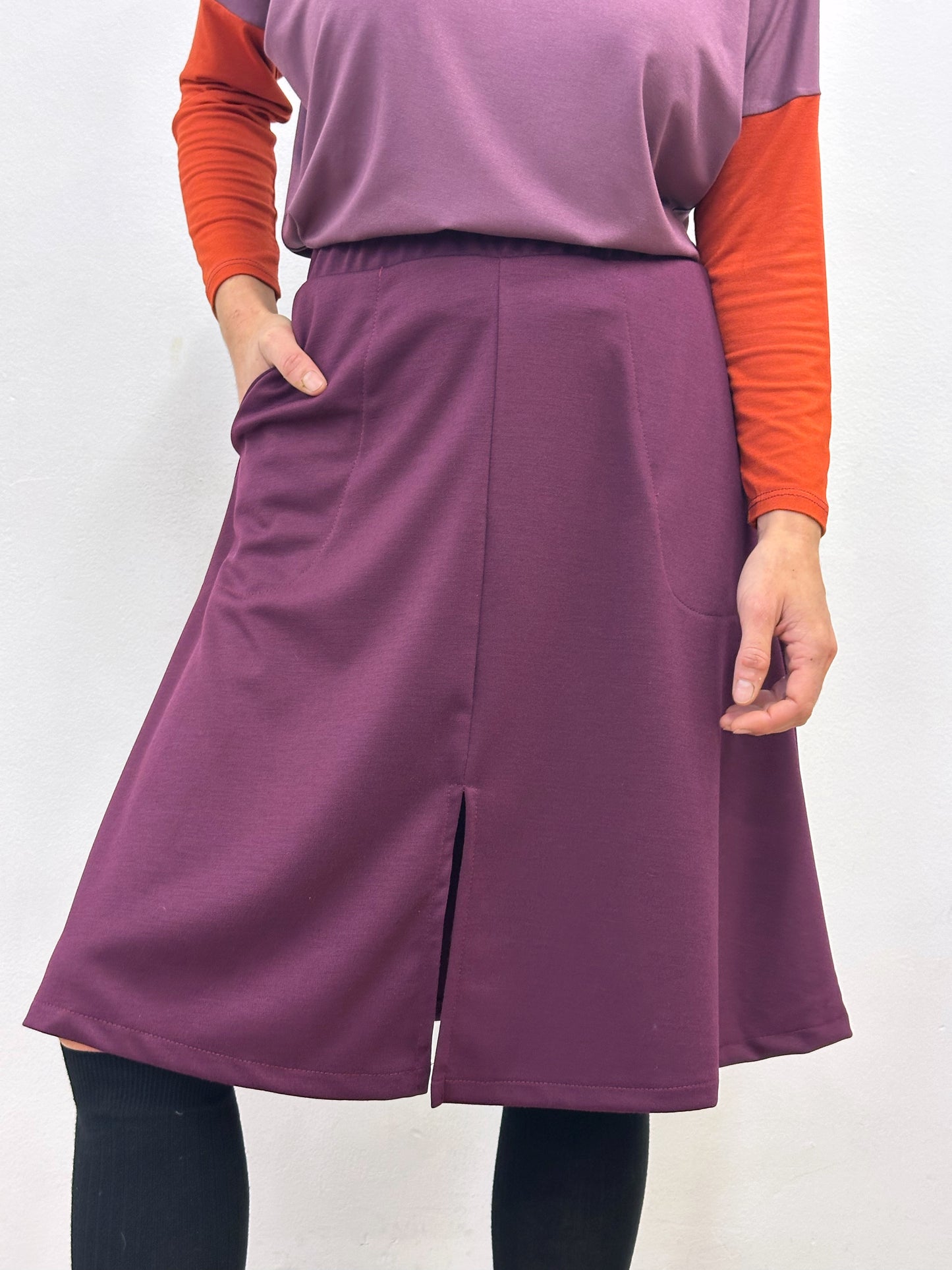 Faldilla amb tall central lila