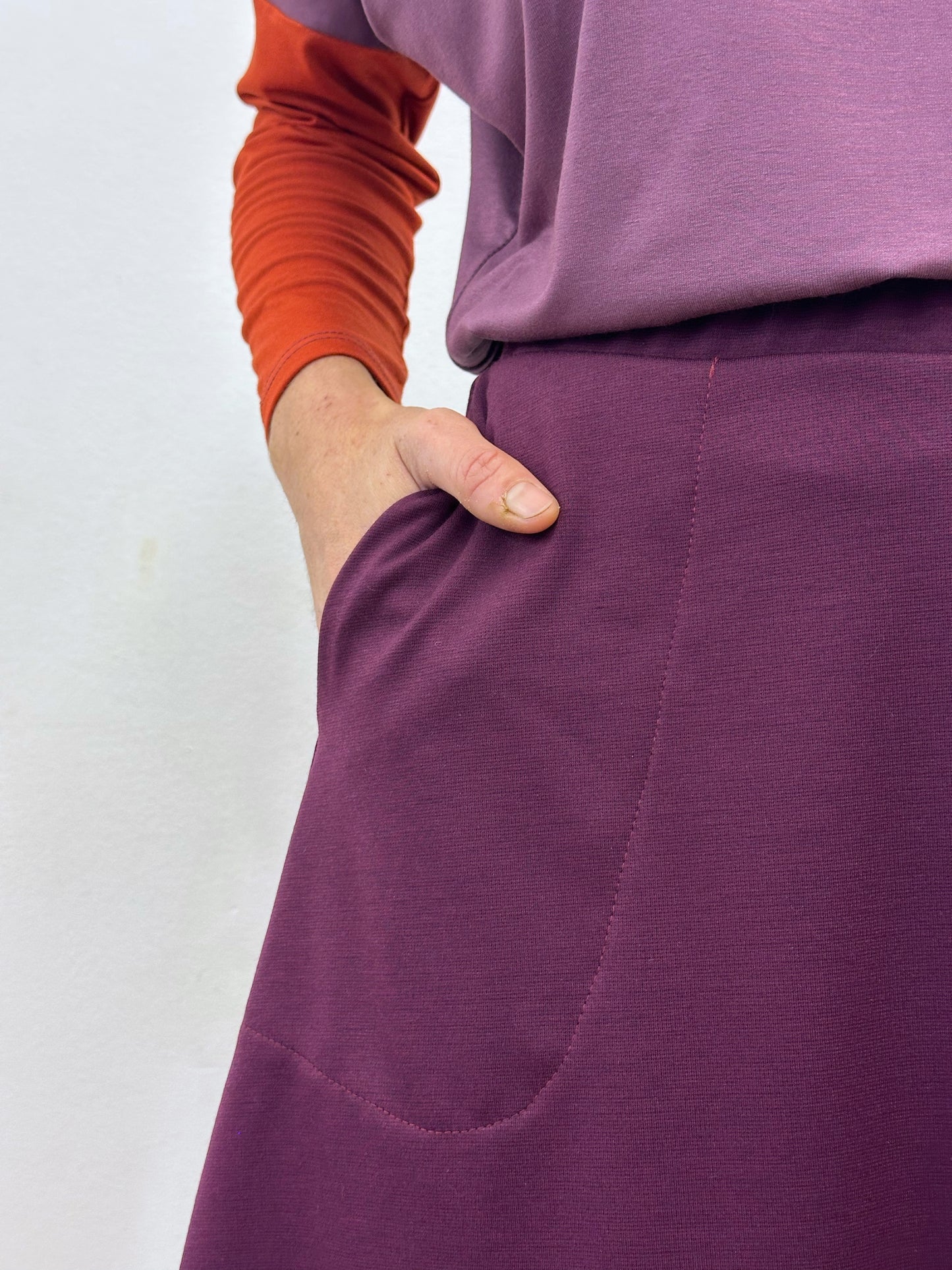 Faldilla amb tall central lila