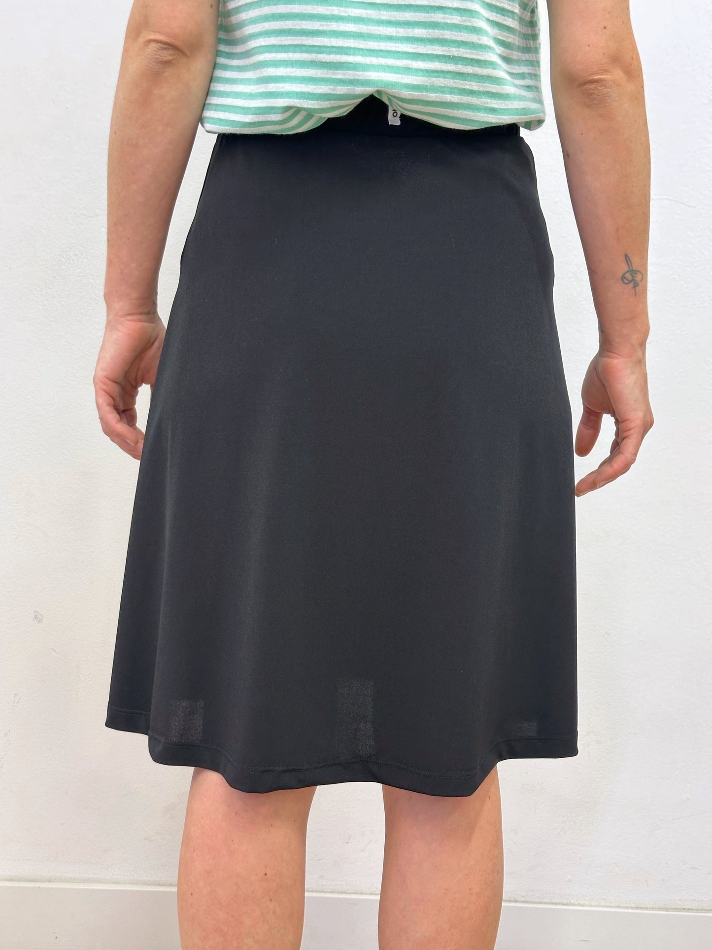 Faldilla amb tall central negra