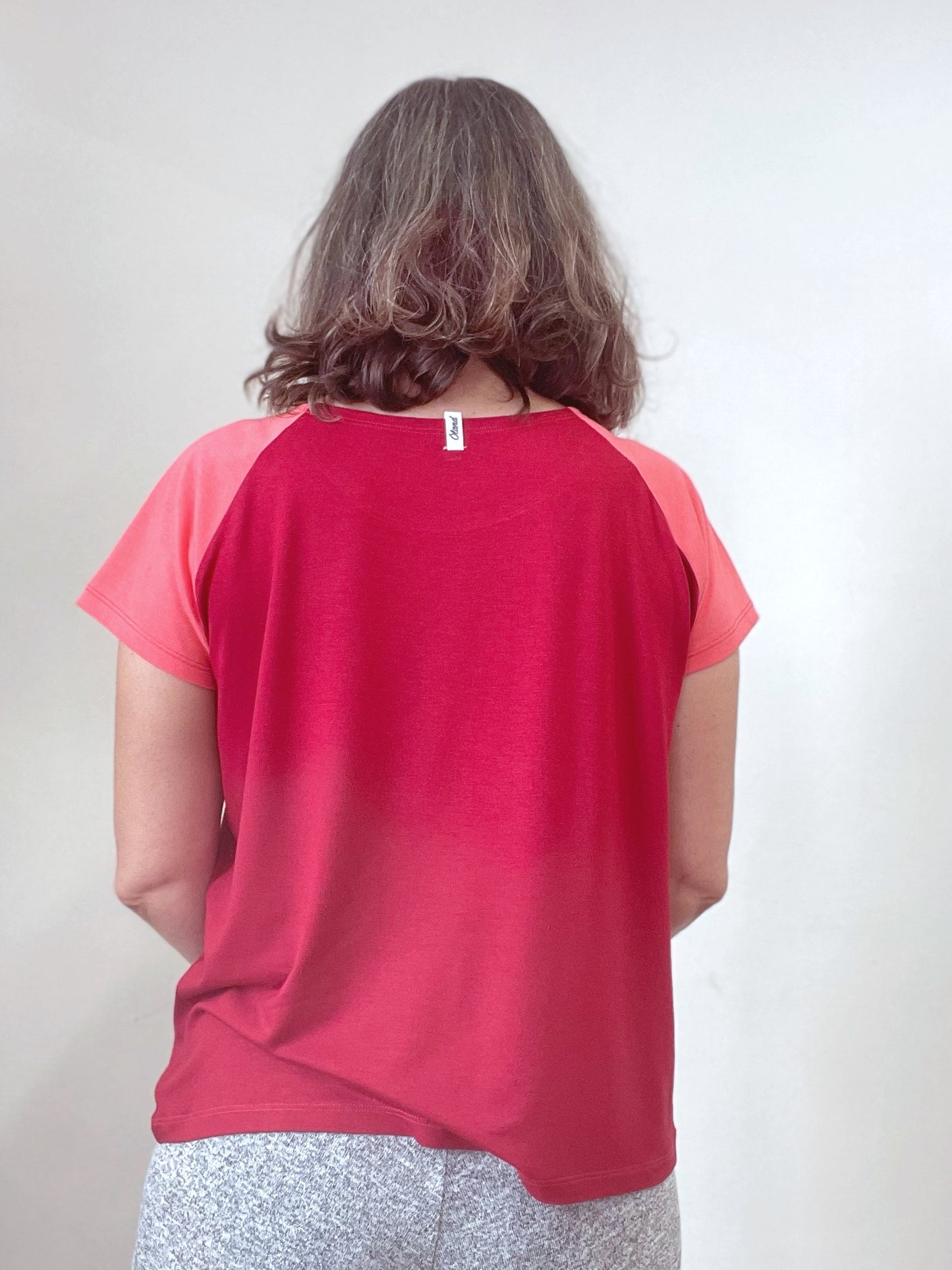 Camiseta manga corta raglán granate i rosa