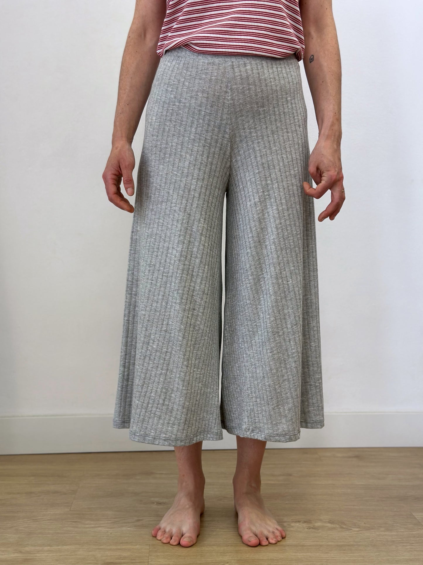 Pantalons amples canalé ample gris clar