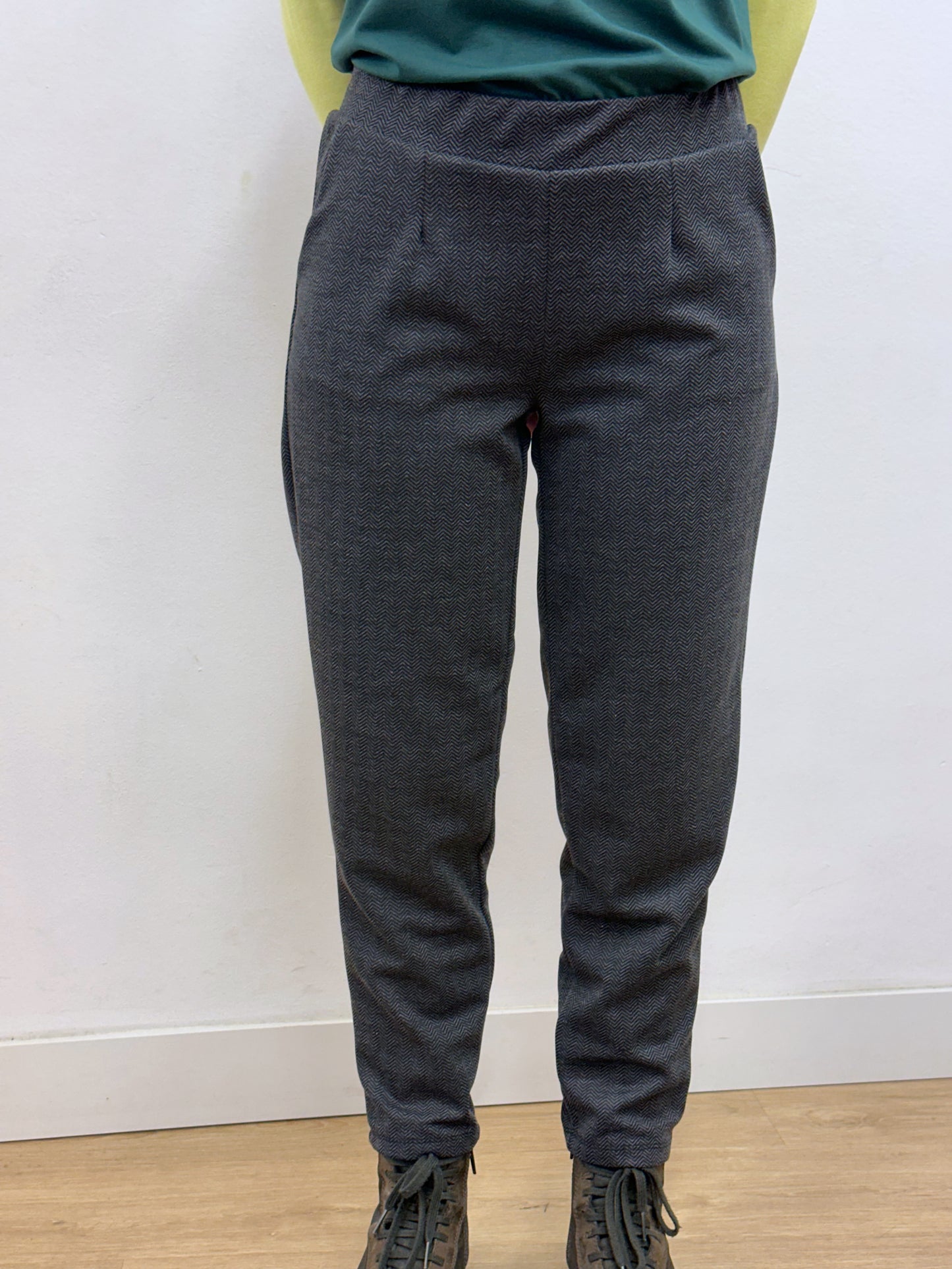 Pantalons pitillo amb espiga