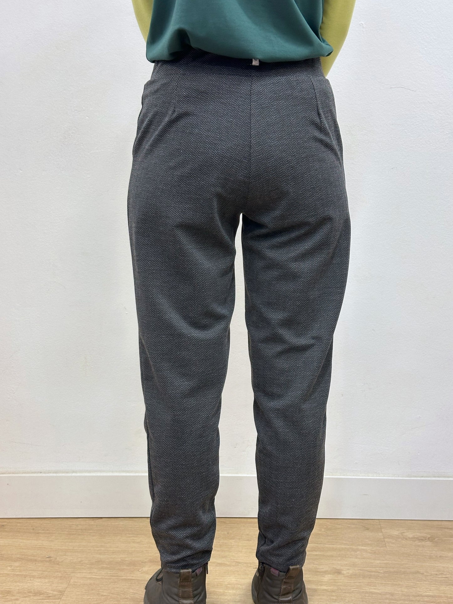 Pantalons pitillo amb espiga