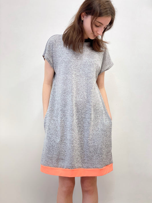 Vestido ancho con bolsillos gris y fluor