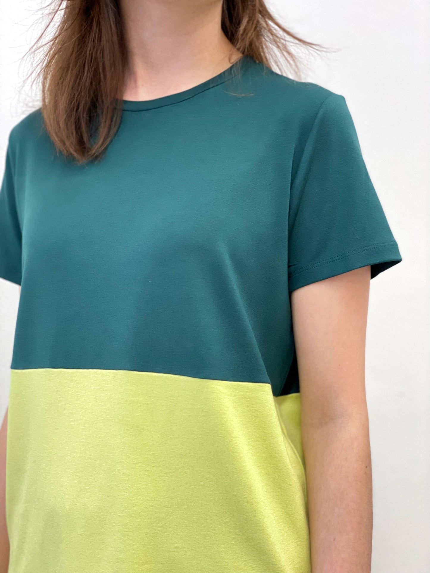 Camiseta de manga corta en tonos verdes